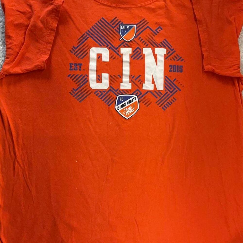 Mls Men's Orange and Red T-shirt